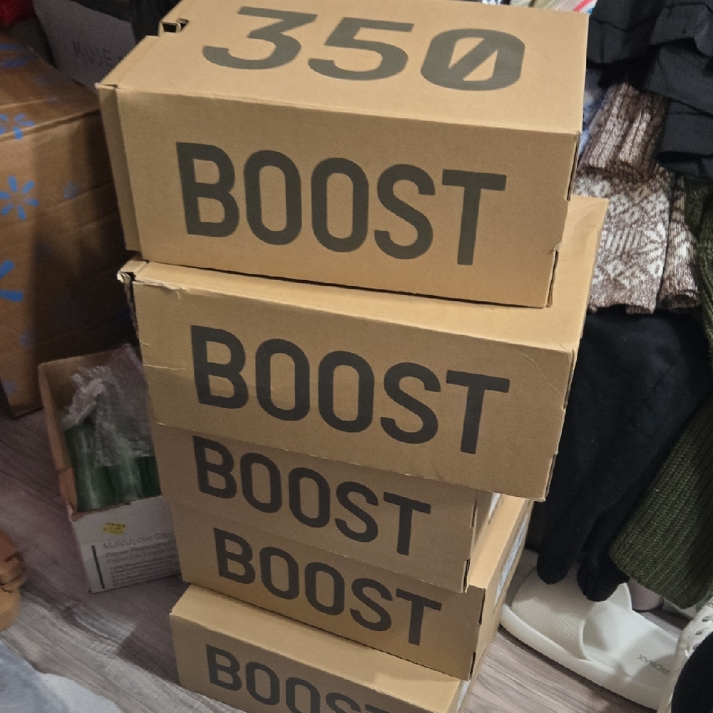Empty Adidas Yeezy Boost 360 Or 700 Boxes - Picture 1 of 13